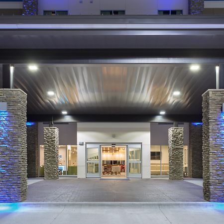 Holiday Inn Express & Suites Lincoln I - 80 By Ihg Екстериор снимка