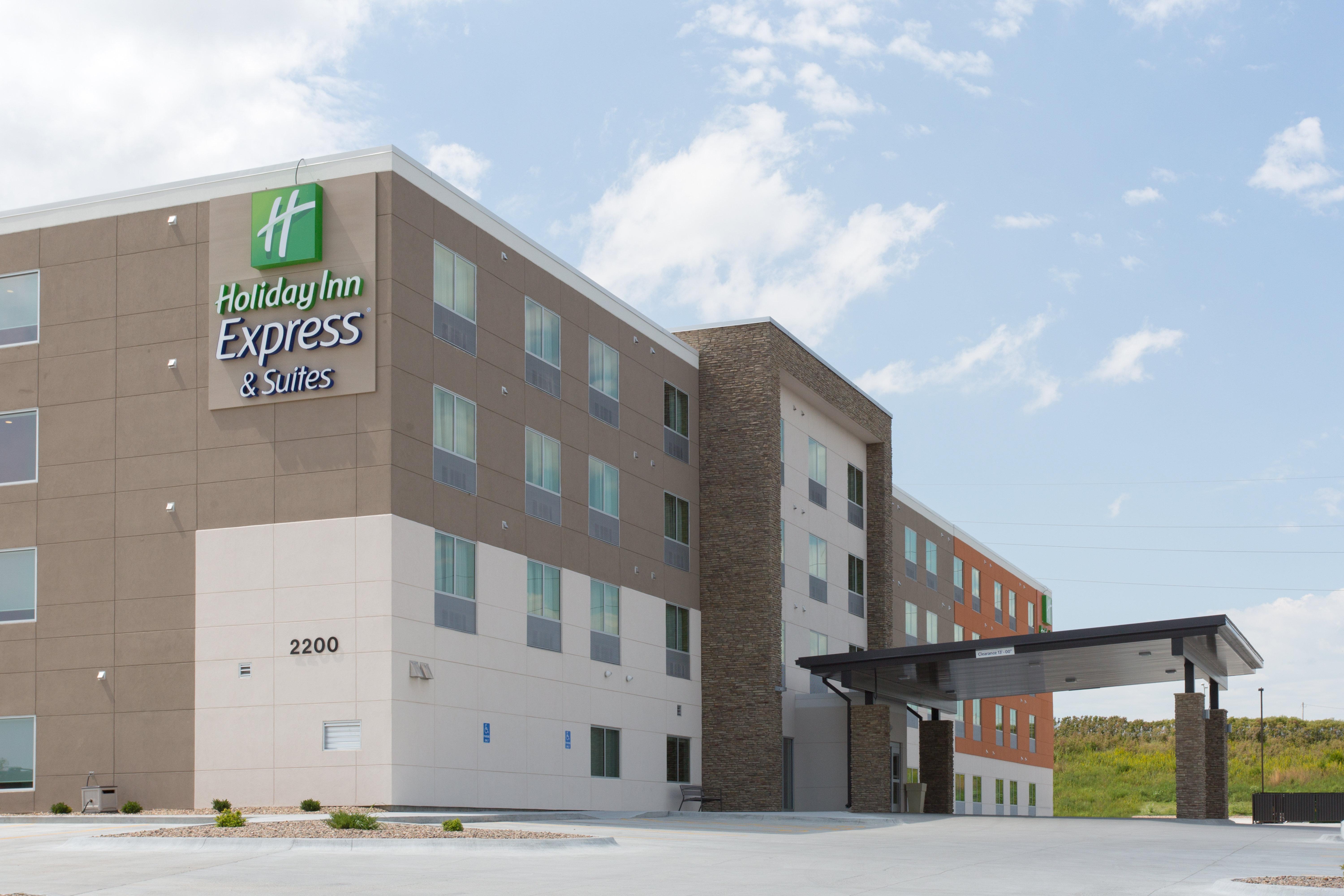 Holiday Inn Express & Suites Lincoln I - 80 By Ihg Екстериор снимка