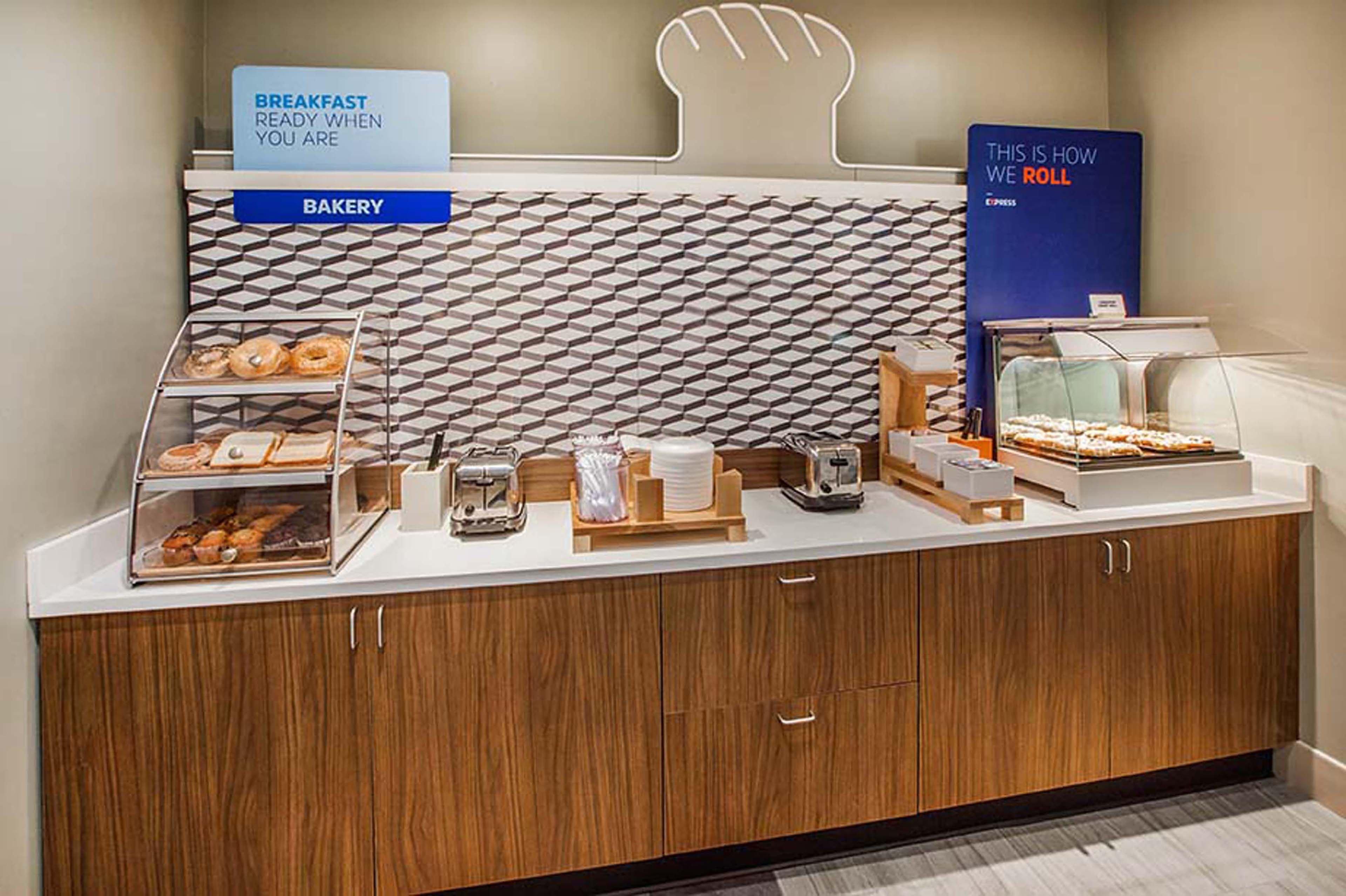 Holiday Inn Express & Suites Lincoln I - 80 By Ihg Екстериор снимка
