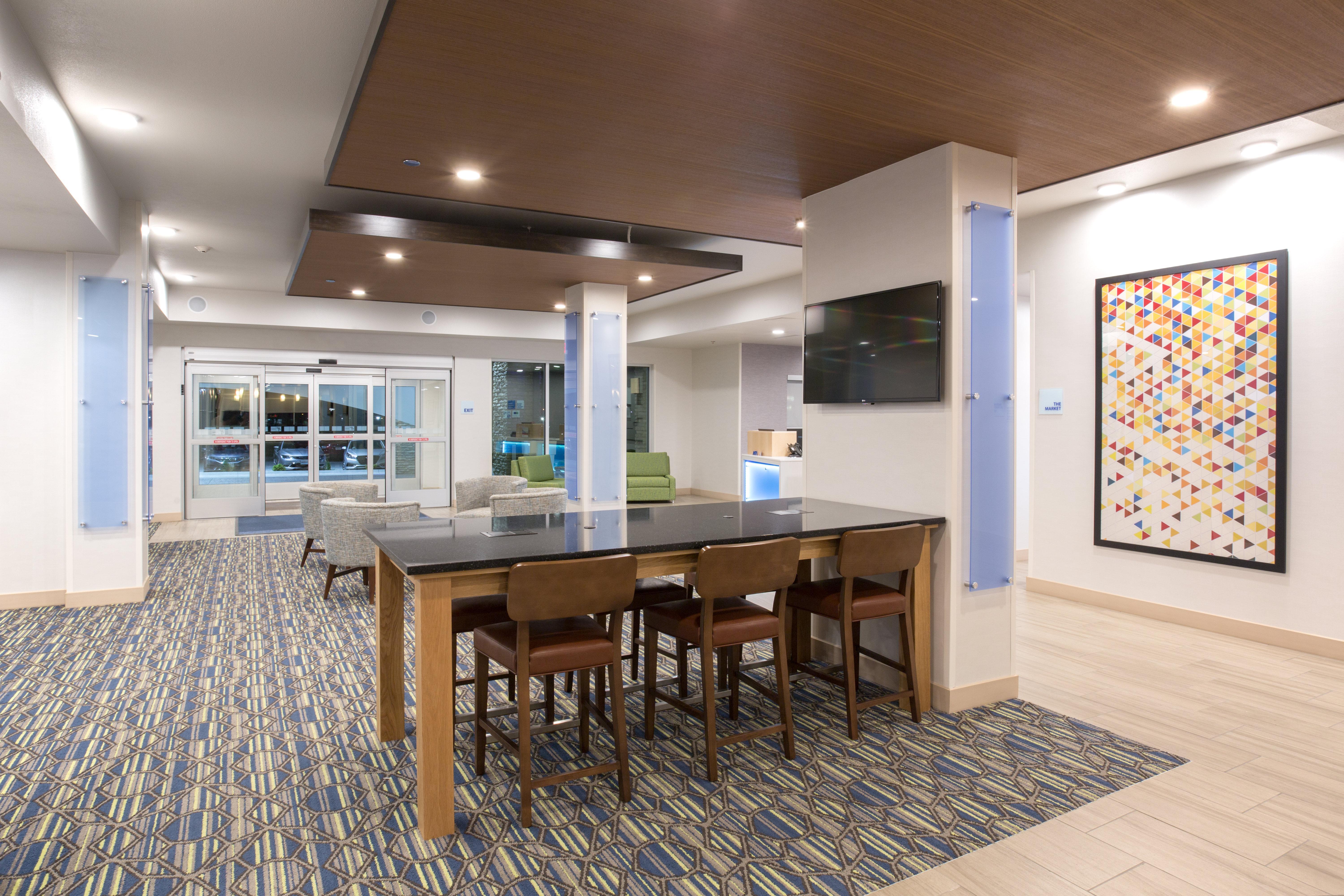 Holiday Inn Express & Suites Lincoln I - 80 By Ihg Екстериор снимка